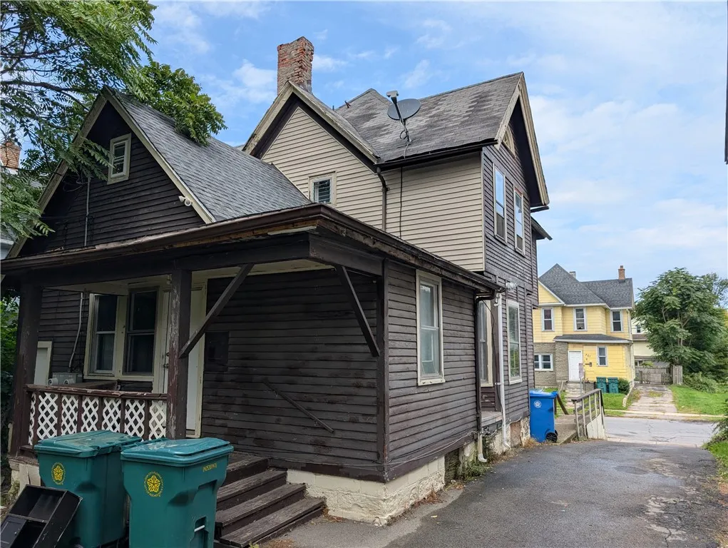 203 Emerson Street, Rochester, New York 14613, Rochester, New York 14613, 5 Bedrooms Bedrooms, ,2 BathroomsBathrooms,Residential,Closed,203 Emerson Street, Rochester, New York 14613,0,R1633871