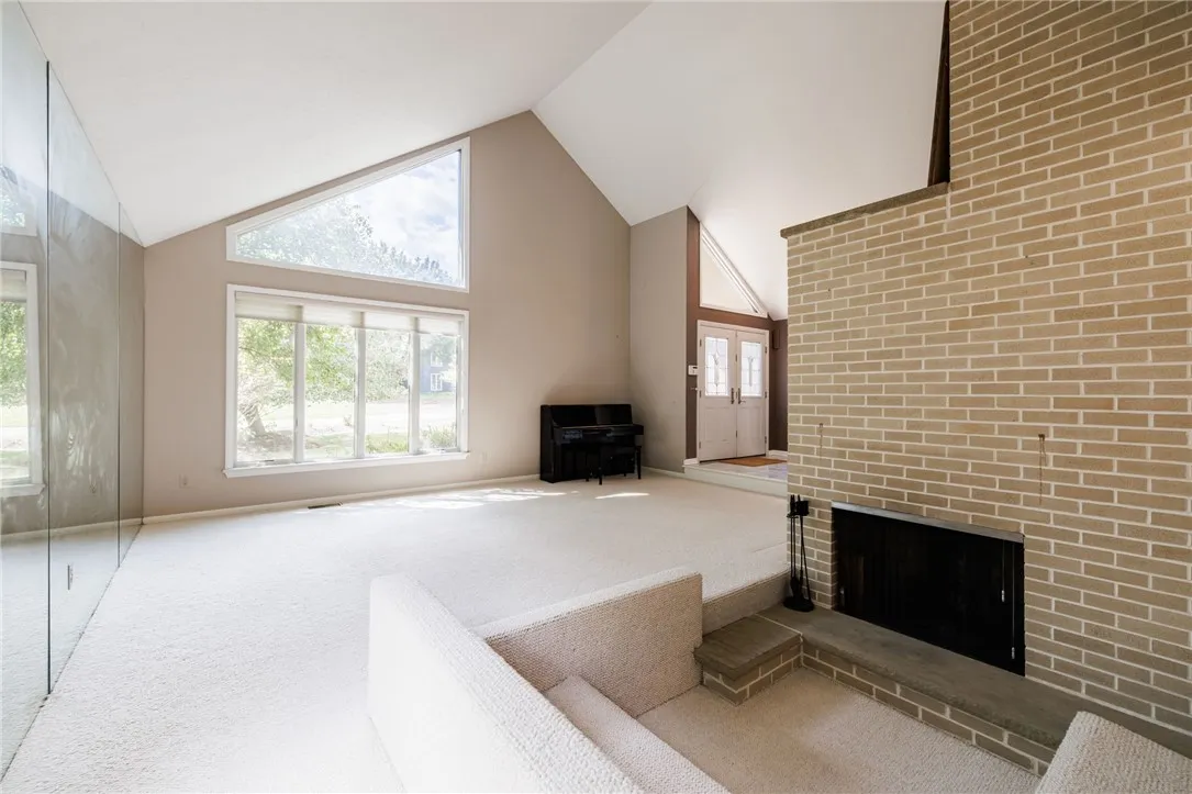 40 Framingham Lane, Pittsford, New York 14534, Pittsford, New York 14534, 4 Bedrooms Bedrooms, 15 Rooms Rooms,4 BathroomsBathrooms,Residential,For Sale,40 Framingham Lane, Pittsford, New York 14534,0,R1636815