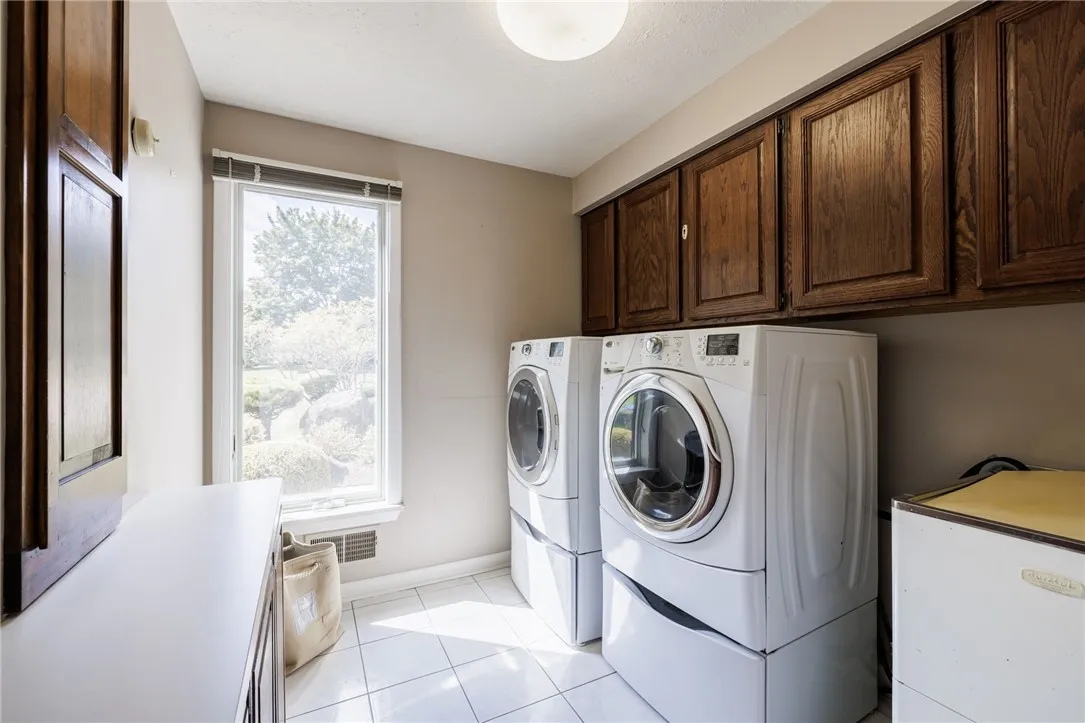 40 Framingham Lane, Pittsford, New York 14534, Pittsford, New York 14534, 4 Bedrooms Bedrooms, 15 Rooms Rooms,4 BathroomsBathrooms,Residential,For Sale,40 Framingham Lane, Pittsford, New York 14534,0,R1636815