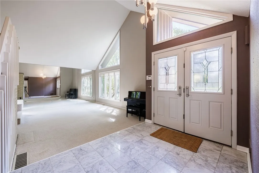 40 Framingham Lane, Pittsford, New York 14534, Pittsford, New York 14534, 4 Bedrooms Bedrooms, 15 Rooms Rooms,4 BathroomsBathrooms,Residential,For Sale,40 Framingham Lane, Pittsford, New York 14534,0,R1636815