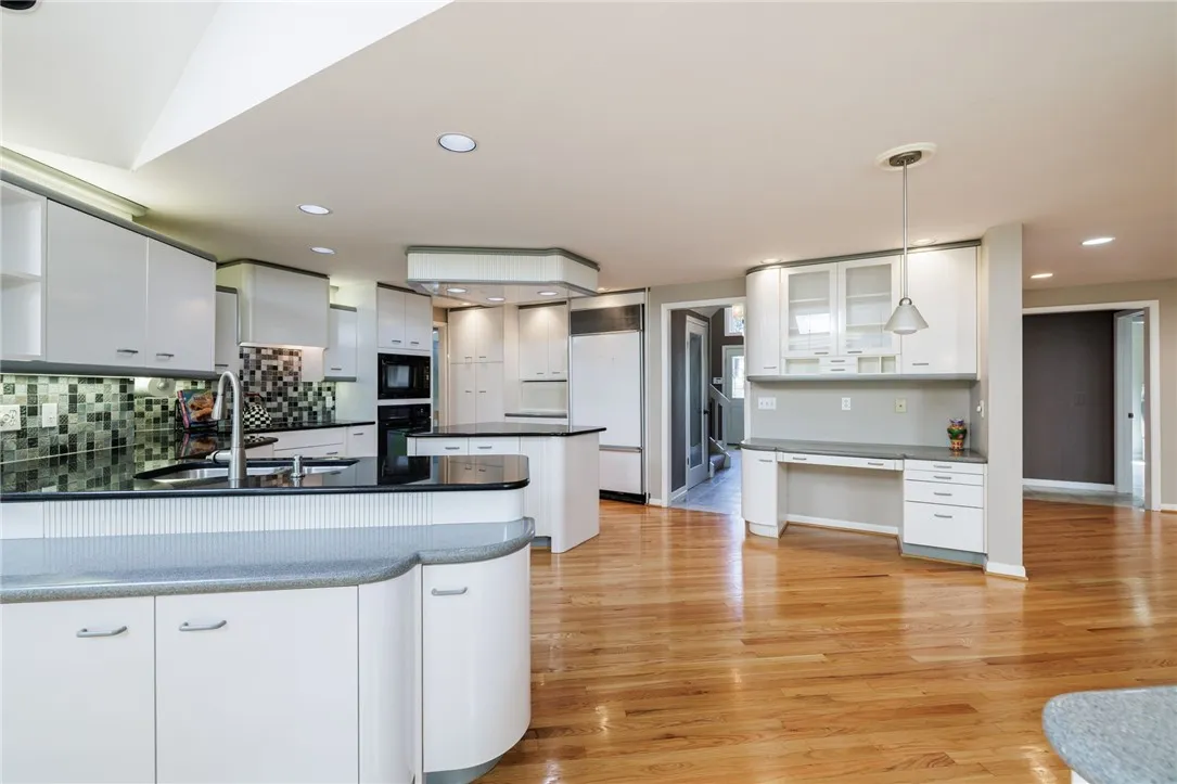 40 Framingham Lane, Pittsford, New York 14534, Pittsford, New York 14534, 4 Bedrooms Bedrooms, 15 Rooms Rooms,4 BathroomsBathrooms,Residential,For Sale,40 Framingham Lane, Pittsford, New York 14534,0,R1636815