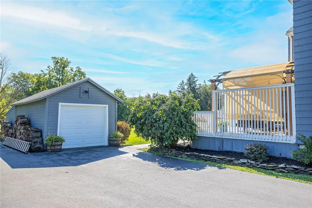 9195 Summit Street Road, Leroy, New York 14482, Leroy, New York 14482, 3 Bedrooms Bedrooms, 6 Rooms Rooms,1 BathroomBathrooms,Residential,For Sale,9195 Summit Street Road, Leroy, New York 14482,0,R1635051