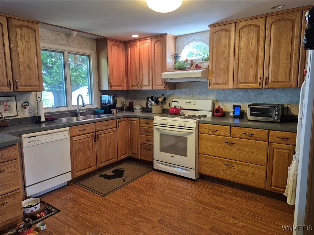 9523 Somerset Drive, Somerset, New York 14012, Somerset, New York 14012, 3 Bedrooms Bedrooms, 7 Rooms Rooms,2 BathroomsBathrooms,Residential,Closed,9523 Somerset Drive, Somerset, New York 14012,0,B1636446