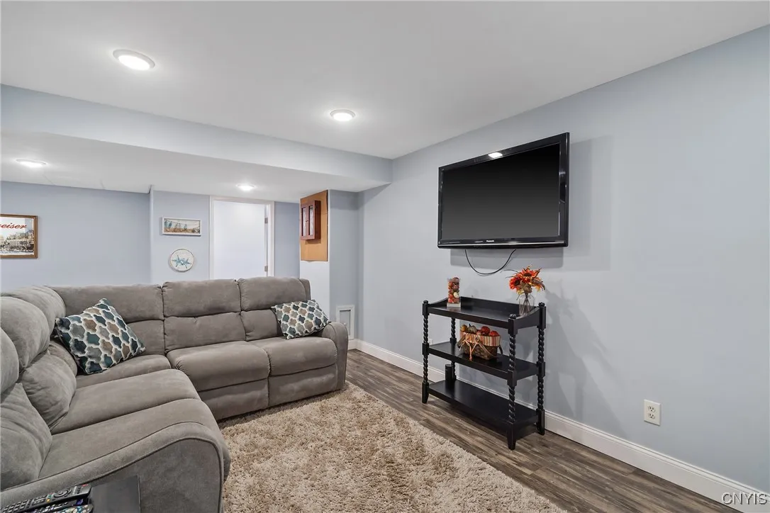 3219 Holly Ridge, Lysander, New York 13027, Lysander, New York 13027, 3 Bedrooms Bedrooms, 8 Rooms Rooms,2 BathroomsBathrooms,Residential,Closed,3219 Holly Ridge, Lysander, New York 13027,0,S1635605