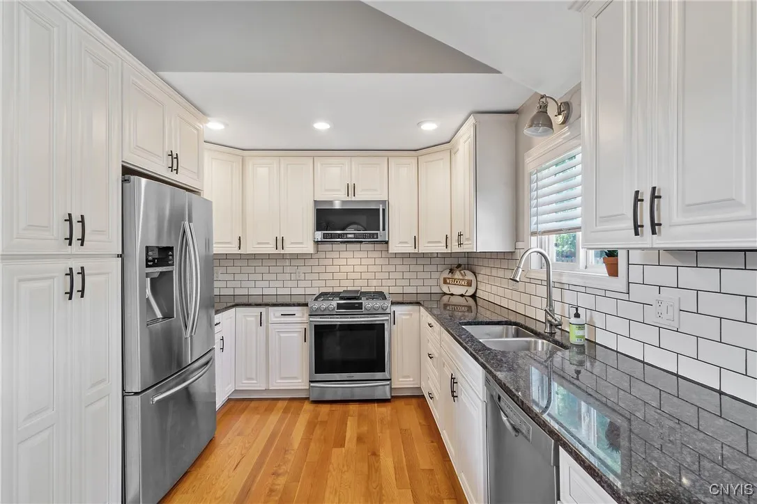 3219 Holly Ridge, Lysander, New York 13027, Lysander, New York 13027, 3 Bedrooms Bedrooms, 8 Rooms Rooms,2 BathroomsBathrooms,Residential,Closed,3219 Holly Ridge, Lysander, New York 13027,0,S1635605