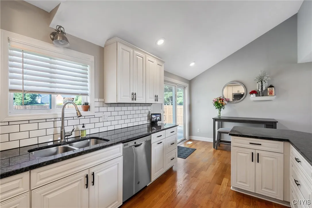 3219 Holly Ridge, Lysander, New York 13027, Lysander, New York 13027, 3 Bedrooms Bedrooms, 8 Rooms Rooms,2 BathroomsBathrooms,Residential,Closed,3219 Holly Ridge, Lysander, New York 13027,0,S1635605