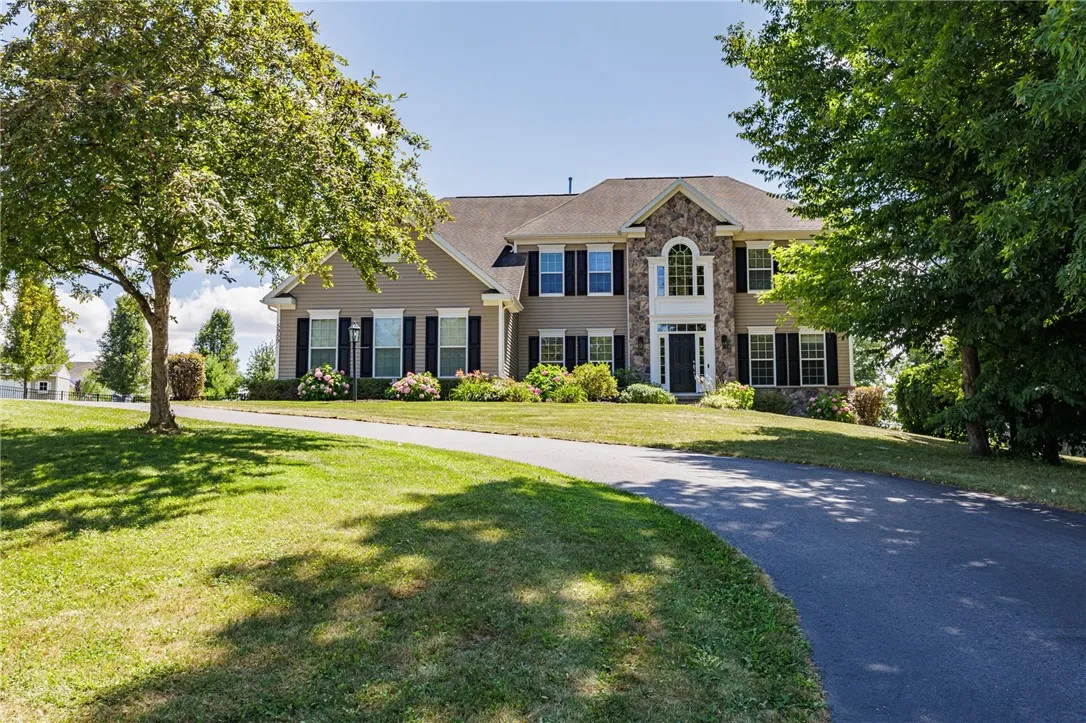 5959 Woodside Circle, Farmington, New York 14425, Farmington, New York 14425, 4 Bedrooms Bedrooms, 11 Rooms Rooms,4 BathroomsBathrooms,Residential,For Sale,5959 Woodside Circle, Farmington, New York 14425,0,R1636564