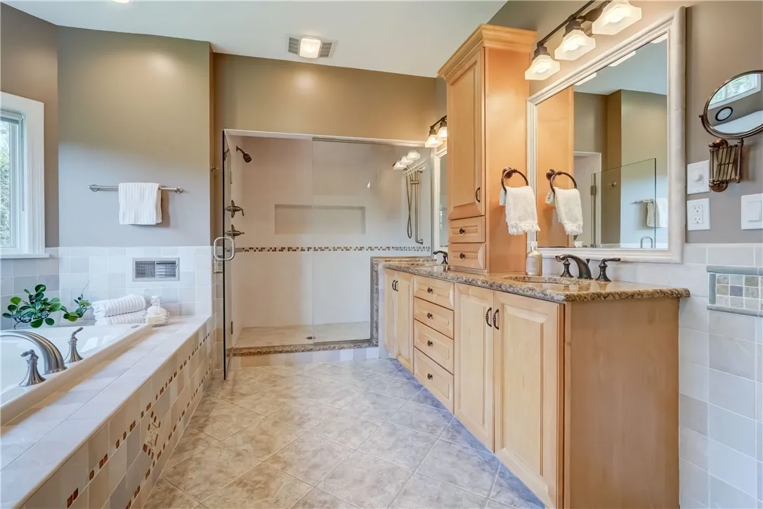 28 Deer Path, Mendon, New York 14472, Mendon, New York 14472, 4 Bedrooms Bedrooms, 10 Rooms Rooms,4 BathroomsBathrooms,Residential,For Sale,28 Deer Path, Mendon, New York 14472,0,R1635456