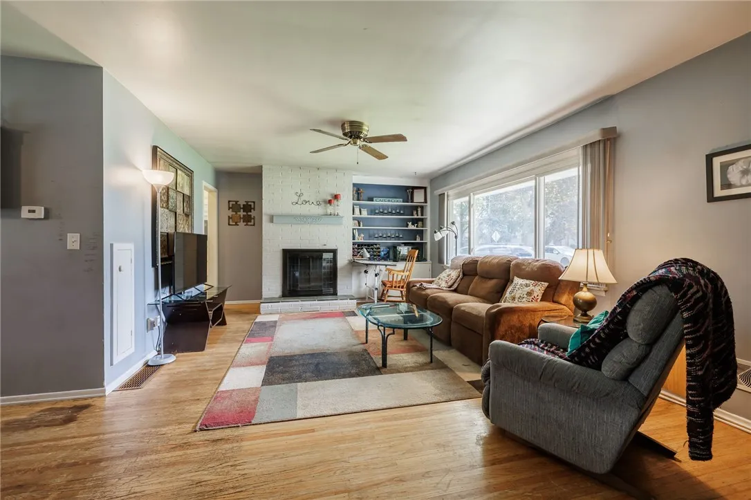 862 Hinchey Road, Gates, New York 14624, Gates, New York 14624, 3 Bedrooms Bedrooms, 6 Rooms Rooms,1 BathroomBathrooms,Residential,For Sale,862 Hinchey Road, Gates, New York 14624,0,R1636302