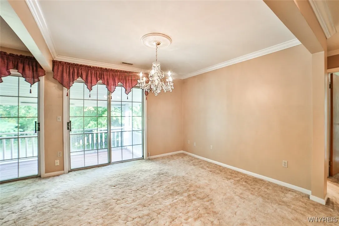 1095 Youngs Road E, Amherst, New York 14221, Amherst, New York 14221, 2 Bedrooms Bedrooms, 6 Rooms Rooms,2 BathroomsBathrooms,Residential,For Sale,1095 Youngs Road E, Amherst, New York 14221,0,B1636868