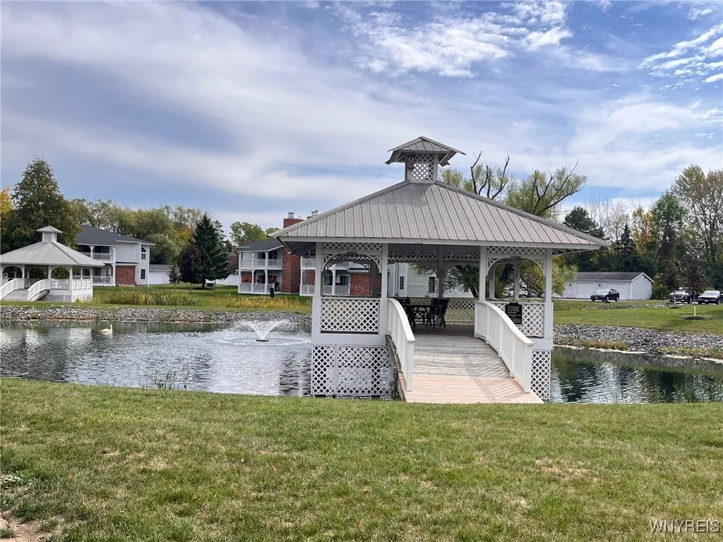 1095 Youngs Road E, Amherst, New York 14221, Amherst, New York 14221, 2 Bedrooms Bedrooms, 6 Rooms Rooms,2 BathroomsBathrooms,Residential,For Sale,1095 Youngs Road E, Amherst, New York 14221,0,B1636868