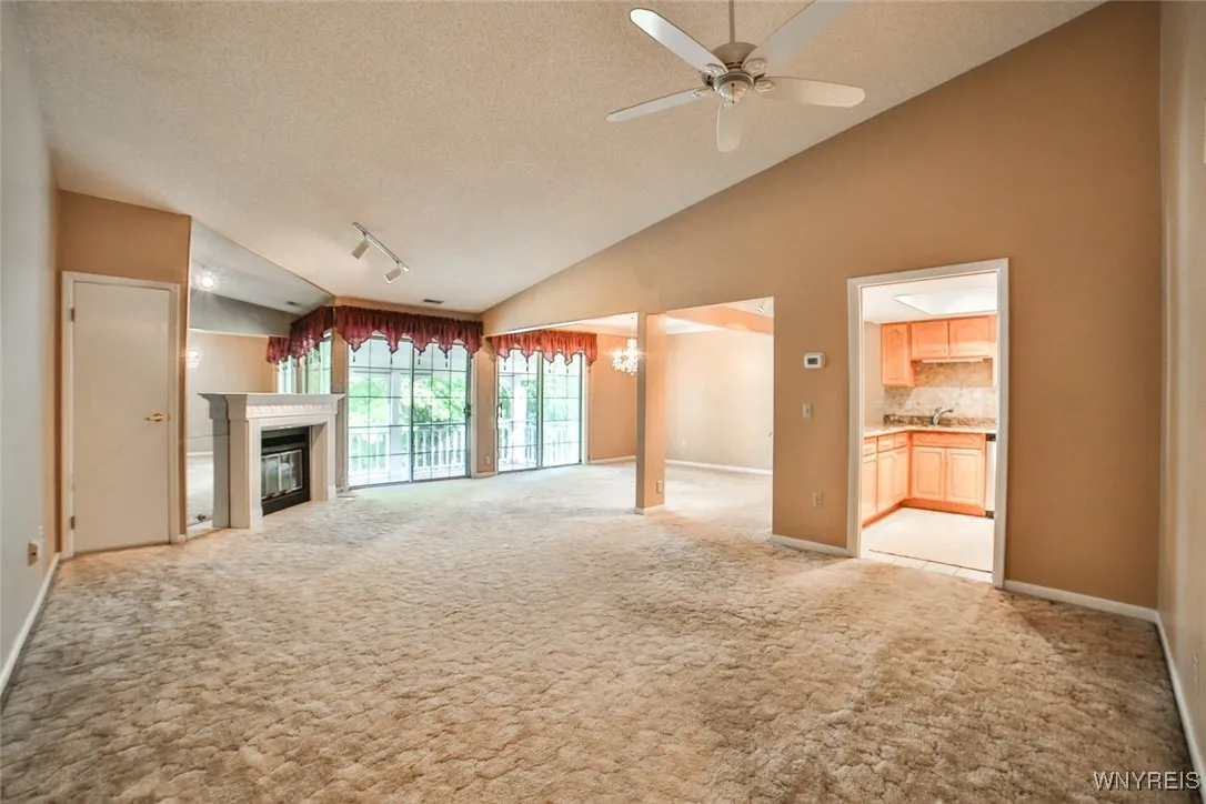 1095 Youngs Road E, Amherst, New York 14221, Amherst, New York 14221, 2 Bedrooms Bedrooms, 6 Rooms Rooms,2 BathroomsBathrooms,Residential,For Sale,1095 Youngs Road E, Amherst, New York 14221,0,B1636868