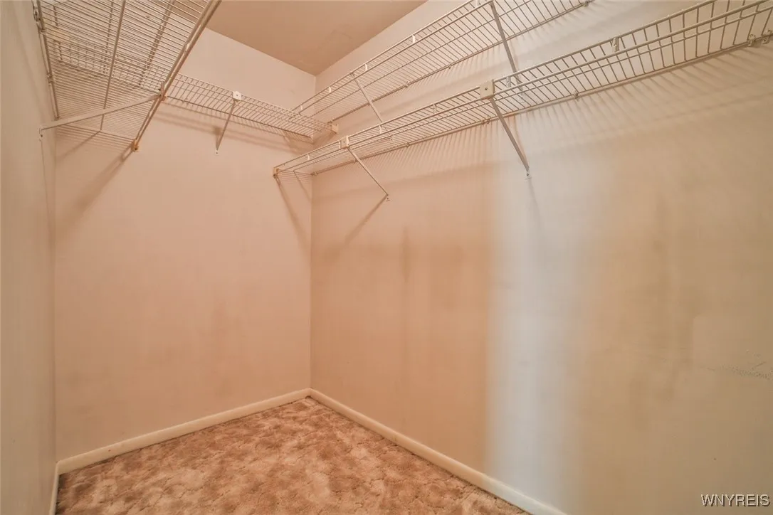 1095 Youngs Road E, Amherst, New York 14221, Amherst, New York 14221, 2 Bedrooms Bedrooms, 6 Rooms Rooms,2 BathroomsBathrooms,Residential,For Sale,1095 Youngs Road E, Amherst, New York 14221,0,B1636868