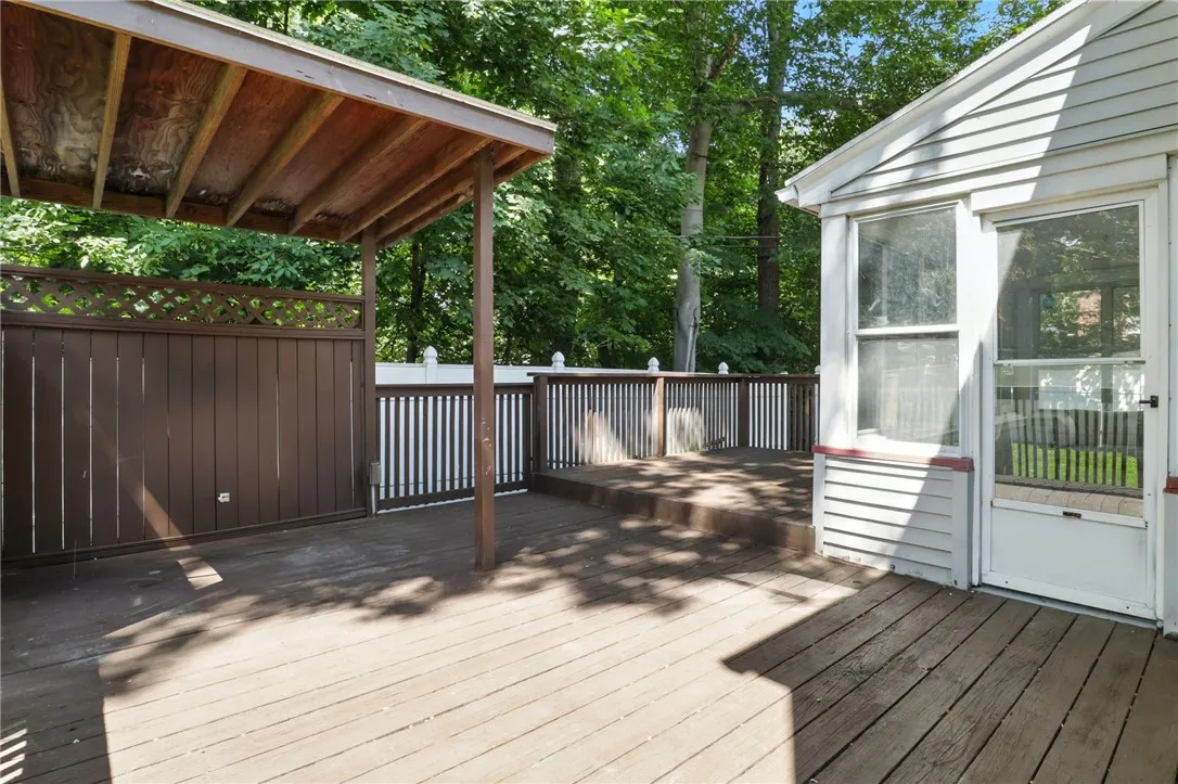 85 Druid Hill Park, Irondequoit, New York 14609, Irondequoit, New York 14609, 3 Bedrooms Bedrooms, 7 Rooms Rooms,1 BathroomBathrooms,Residential,Closed,85 Druid Hill Park, Irondequoit, New York 14609,0,R1636361