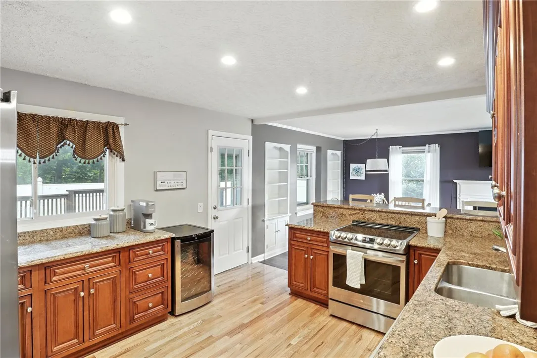 Loads of prep space!