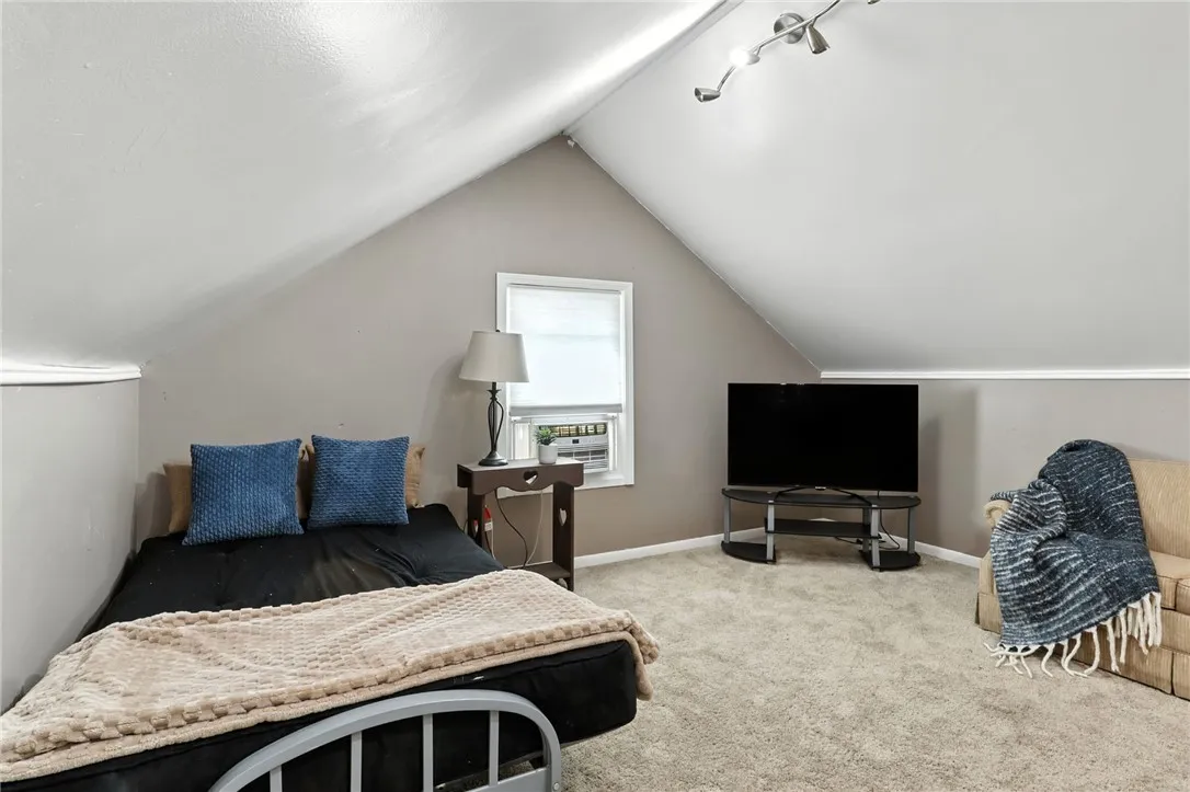 85 Druid Hill Park, Irondequoit, New York 14609, Irondequoit, New York 14609, 3 Bedrooms Bedrooms, 7 Rooms Rooms,1 BathroomBathrooms,Residential,Closed,85 Druid Hill Park, Irondequoit, New York 14609,0,R1636361
