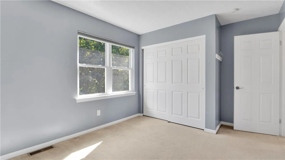 240 Alverstone Way, Henrietta, New York 14586, Henrietta, New York 14586, 4 Bedrooms Bedrooms, 9 Rooms Rooms,2 BathroomsBathrooms,Residential,Closed,240 Alverstone Way, Henrietta, New York 14586,0,R1635175