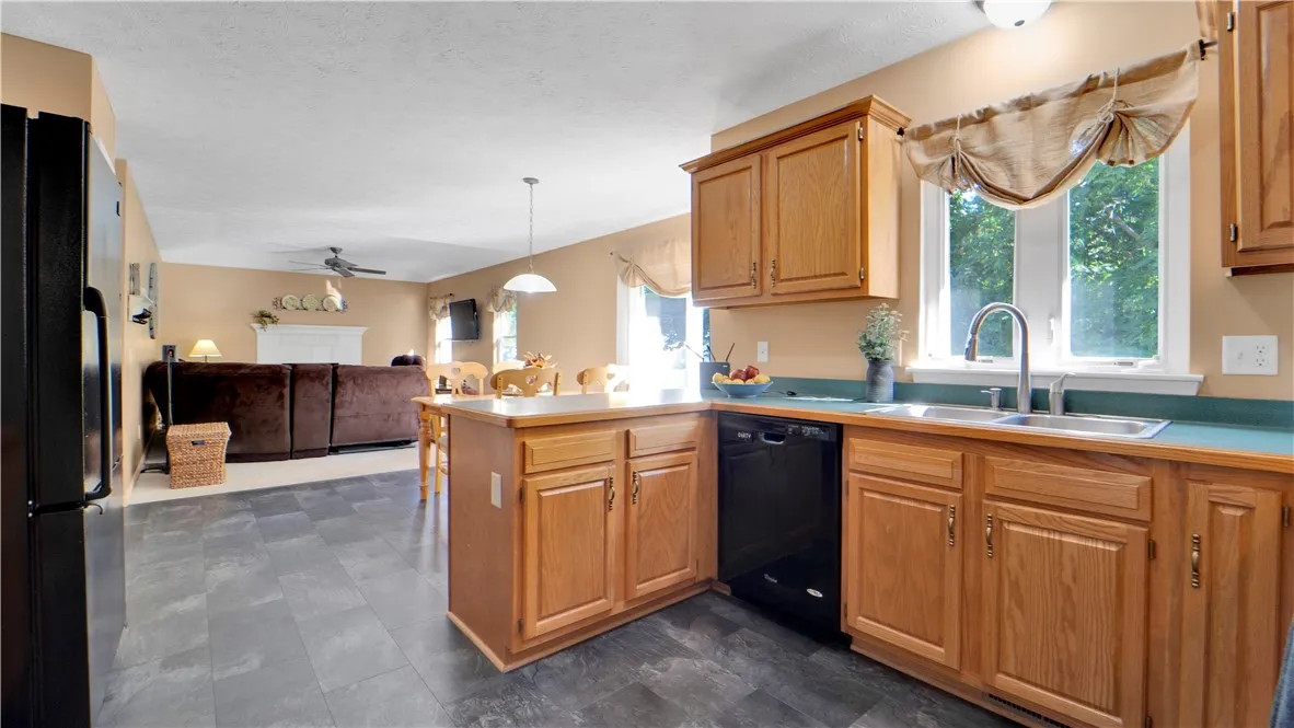 240 Alverstone Way, Henrietta, New York 14586, Henrietta, New York 14586, 4 Bedrooms Bedrooms, 9 Rooms Rooms,2 BathroomsBathrooms,Residential,Closed,240 Alverstone Way, Henrietta, New York 14586,0,R1635175