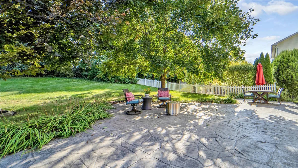 240 Alverstone Way, Henrietta, New York 14586, Henrietta, New York 14586, 4 Bedrooms Bedrooms, 9 Rooms Rooms,2 BathroomsBathrooms,Residential,Closed,240 Alverstone Way, Henrietta, New York 14586,0,R1635175