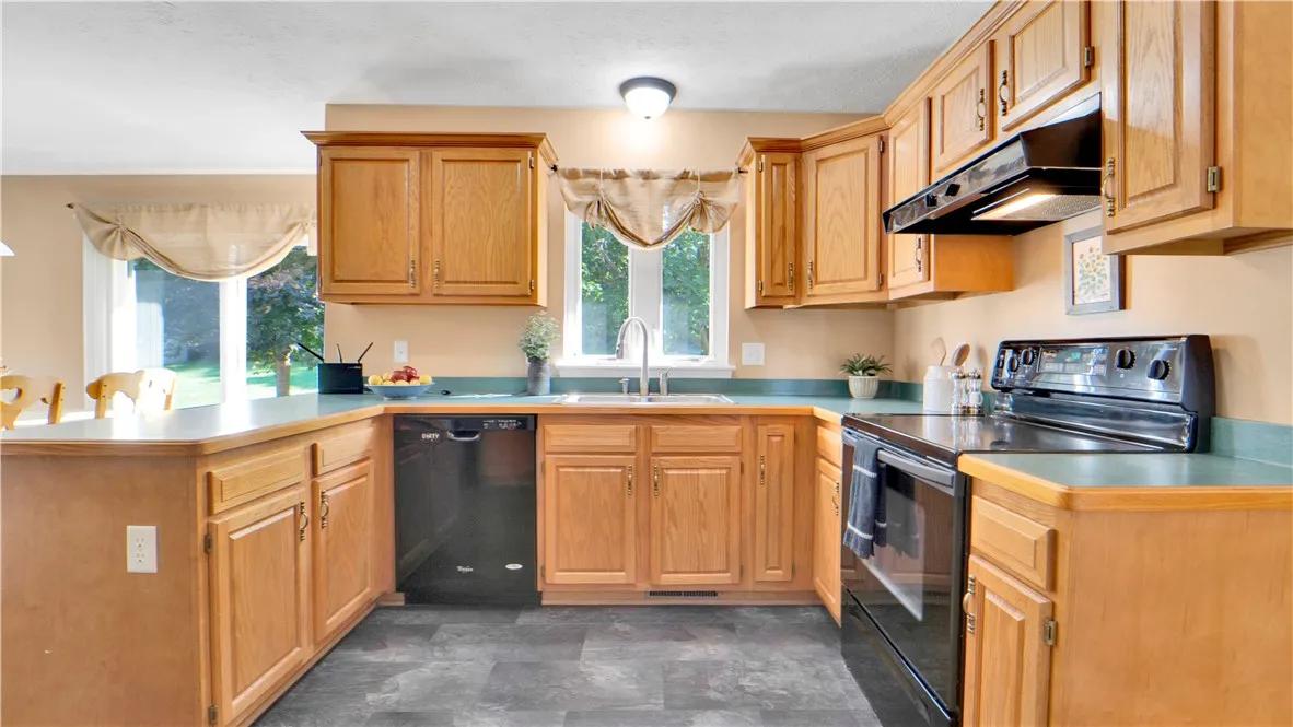 240 Alverstone Way, Henrietta, New York 14586, Henrietta, New York 14586, 4 Bedrooms Bedrooms, 9 Rooms Rooms,2 BathroomsBathrooms,Residential,Closed,240 Alverstone Way, Henrietta, New York 14586,0,R1635175