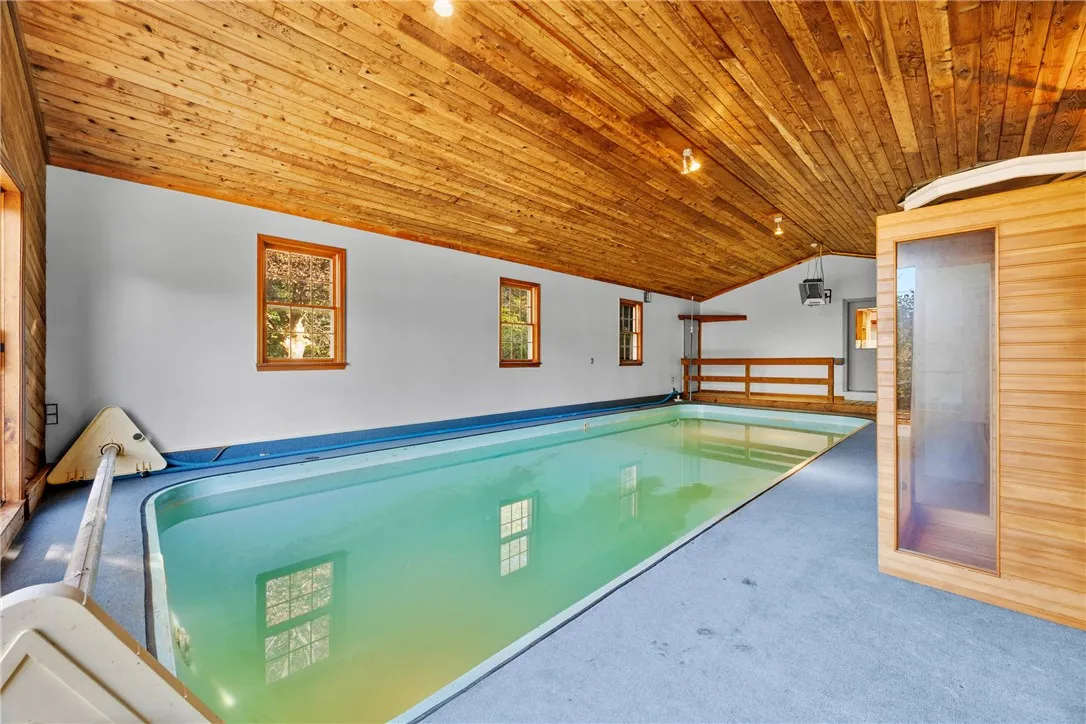 11 Old Brook Trail, Mendon, New York 14472, Mendon, New York 14472, 4 Bedrooms Bedrooms, 11 Rooms Rooms,4 BathroomsBathrooms,Residential,Closed,11 Old Brook Trail, Mendon, New York 14472,0,R1636847