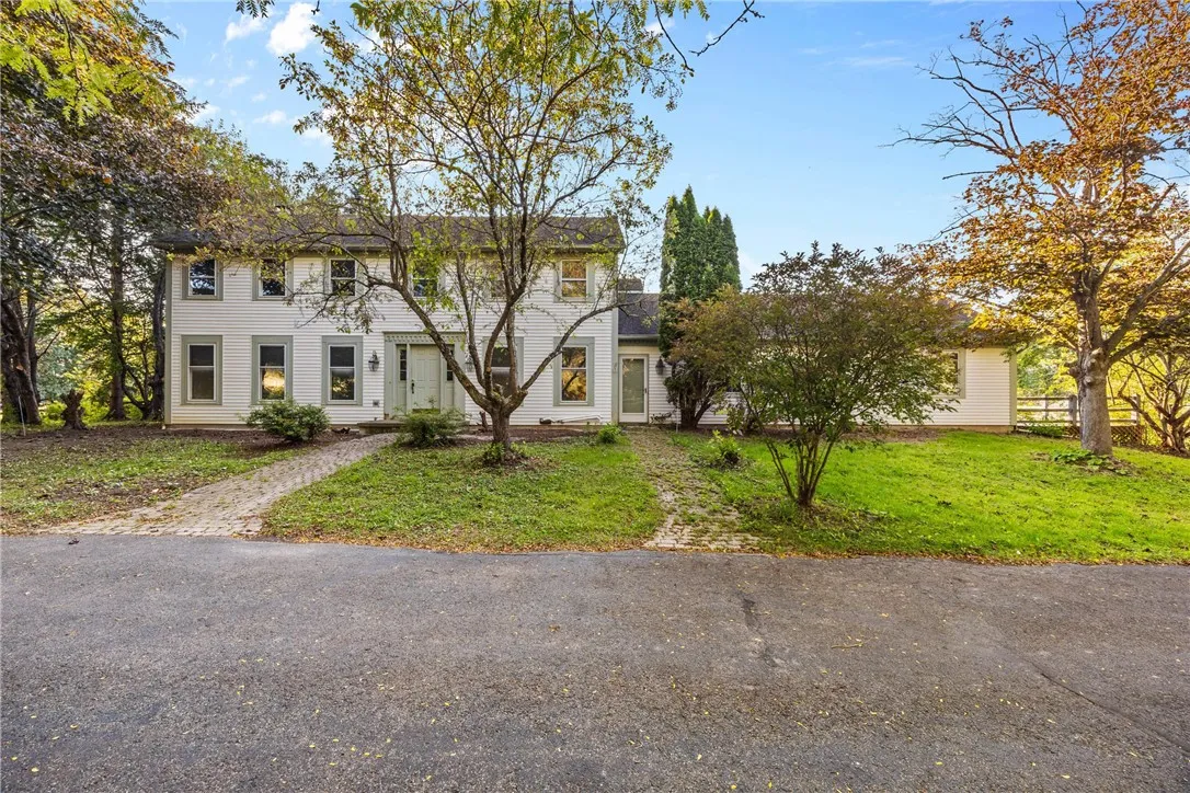 11 Old Brook Trail, Mendon, New York 14472, Mendon, New York 14472, 4 Bedrooms Bedrooms, 11 Rooms Rooms,4 BathroomsBathrooms,Residential,Closed,11 Old Brook Trail, Mendon, New York 14472,0,R1636847