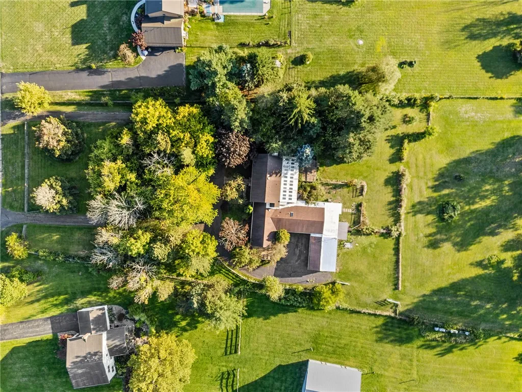 11 Old Brook Trail, Mendon, New York 14472, Mendon, New York 14472, 4 Bedrooms Bedrooms, 11 Rooms Rooms,4 BathroomsBathrooms,Residential,Closed,11 Old Brook Trail, Mendon, New York 14472,0,R1636847