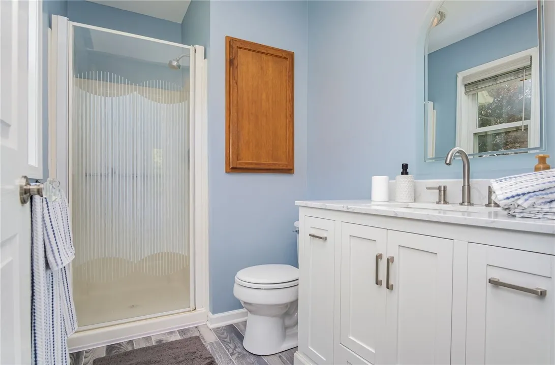 Primary Bathroom (Full)