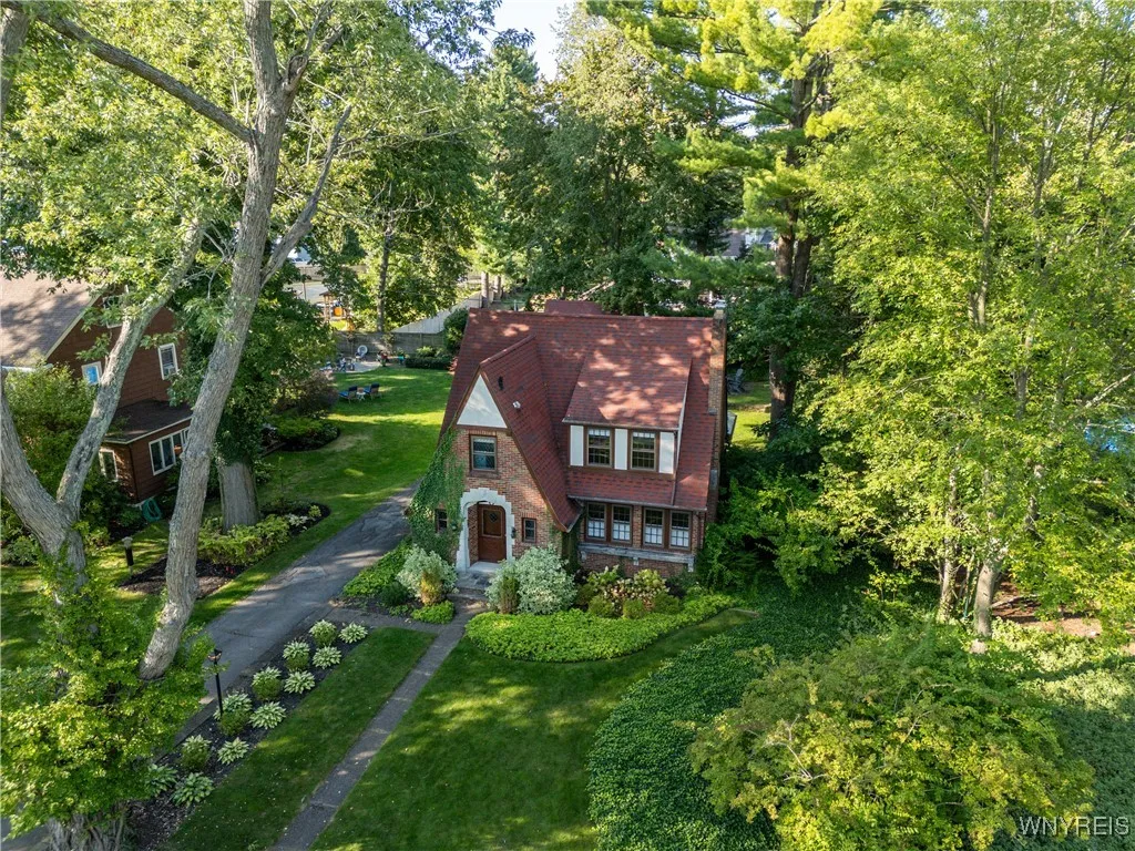 3776 Windover Drive, Hamburg, New York 14075, Hamburg, New York 14075, 3 Bedrooms Bedrooms, 8 Rooms Rooms,1 BathroomBathrooms,Residential,For Sale,3776 Windover Drive, Hamburg, New York 14075,0,B1636604