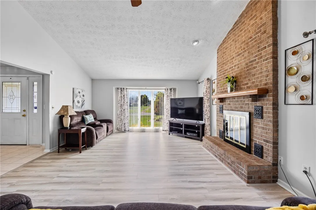 34 La Solis Drive, Greece, New York 14626, Greece, New York 14626, 3 Bedrooms Bedrooms, 7 Rooms Rooms,2 BathroomsBathrooms,Residential,Closed,34 La Solis Drive, Greece, New York 14626,0,R1636464