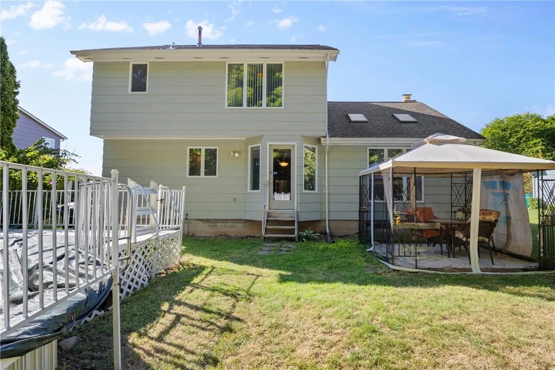 34 La Solis Drive, Greece, New York 14626, Greece, New York 14626, 3 Bedrooms Bedrooms, 7 Rooms Rooms,2 BathroomsBathrooms,Residential,Closed,34 La Solis Drive, Greece, New York 14626,0,R1636464