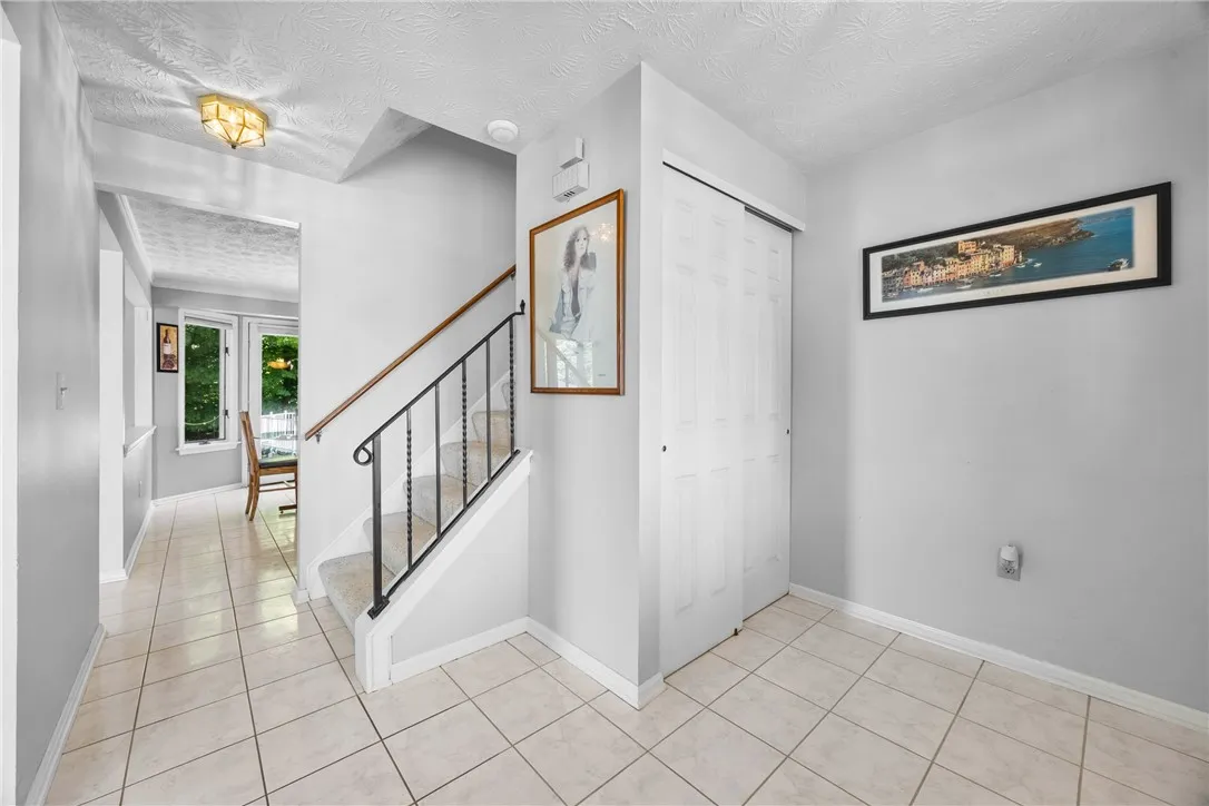 34 La Solis Drive, Greece, New York 14626, Greece, New York 14626, 3 Bedrooms Bedrooms, 7 Rooms Rooms,2 BathroomsBathrooms,Residential,Closed,34 La Solis Drive, Greece, New York 14626,0,R1636464