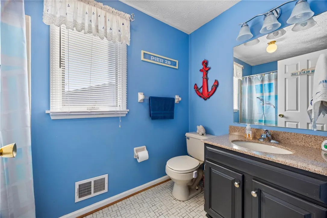 34 La Solis Drive, Greece, New York 14626, Greece, New York 14626, 3 Bedrooms Bedrooms, 7 Rooms Rooms,2 BathroomsBathrooms,Residential,Closed,34 La Solis Drive, Greece, New York 14626,0,R1636464