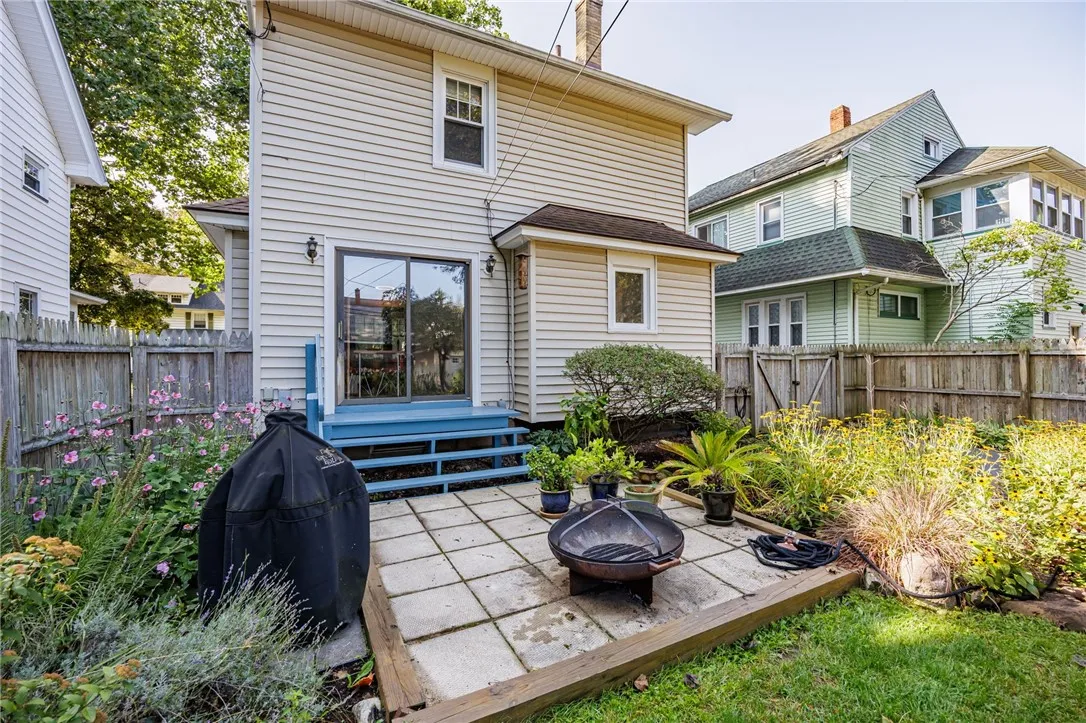 78 Parkside Crescent, Irondequoit, New York 14617, Irondequoit, New York 14617, 3 Bedrooms Bedrooms, 8 Rooms Rooms,1 BathroomBathrooms,Residential,Closed,78 Parkside Crescent, Irondequoit, New York 14617,0,R1634162