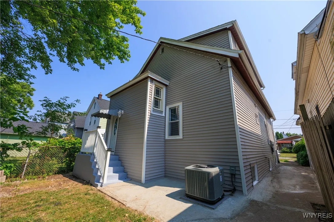 108 Eckhert Street, Buffalo, New York 14207, Buffalo, New York 14207, 5 Bedrooms Bedrooms, ,2 BathroomsBathrooms,Residential,For Sale,108 Eckhert Street, Buffalo, New York 14207,0,B1636480