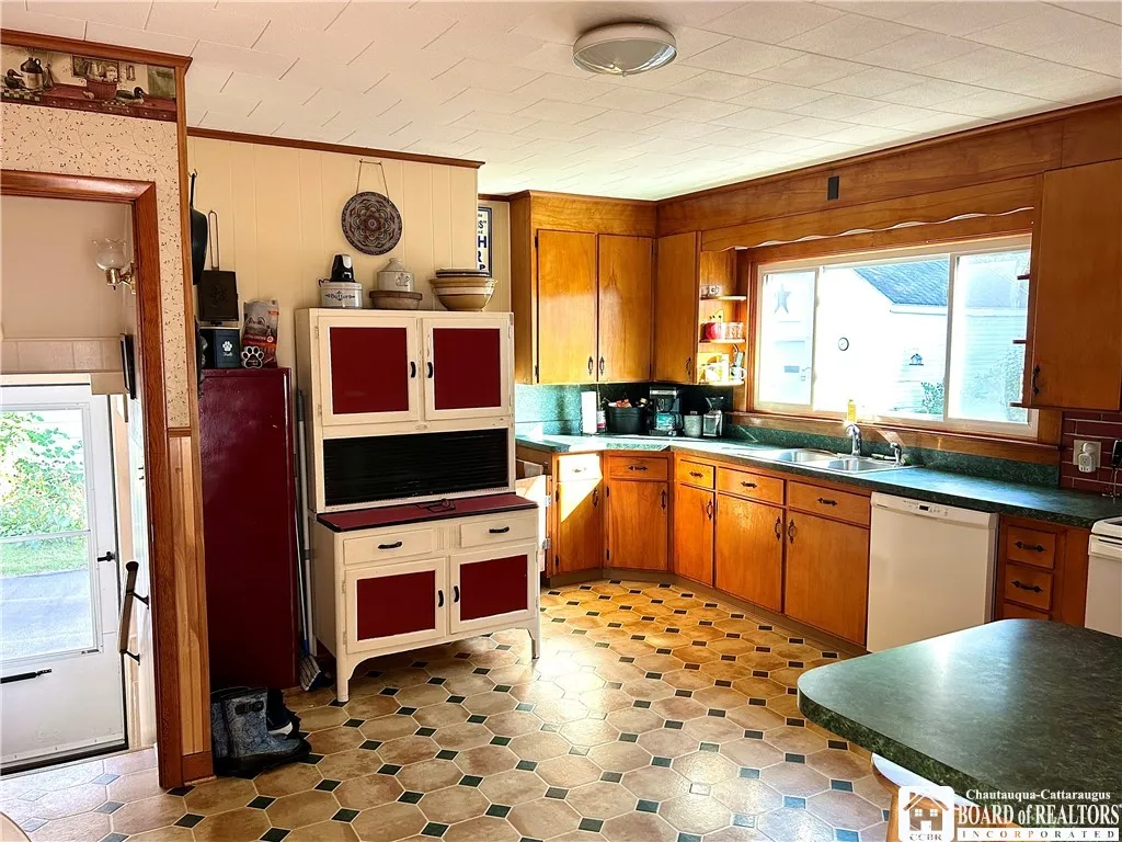 235 Eagle Street, Pomfret, New York 14063, Pomfret, New York 14063, 3 Bedrooms Bedrooms, 9 Rooms Rooms,1 BathroomBathrooms,Residential,For Sale,235 Eagle Street, Pomfret, New York 14063,0,R1636739