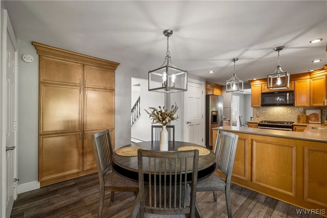 2268 Stony Point Road, Grand Island, New York 1407, Grand Island, New York 14072, 3 Bedrooms Bedrooms, 7 Rooms Rooms,1 BathroomBathrooms,Residential,For Sale,2268 Stony Point Road, Grand Island, New York 1407,0,B1636814