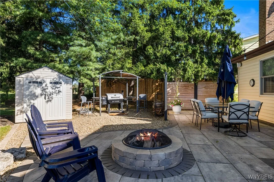 2268 Stony Point Road, Grand Island, New York 1407, Grand Island, New York 14072, 3 Bedrooms Bedrooms, 7 Rooms Rooms,1 BathroomBathrooms,Residential,For Sale,2268 Stony Point Road, Grand Island, New York 1407,0,B1636814