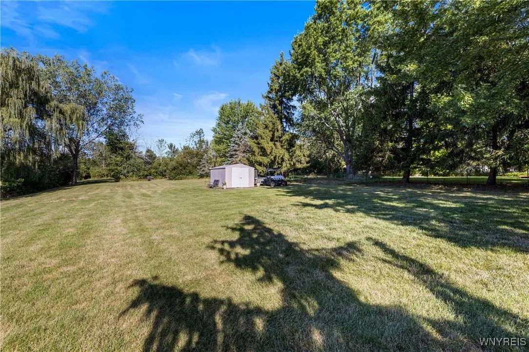 2268 Stony Point Road, Grand Island, New York 1407, Grand Island, New York 14072, 3 Bedrooms Bedrooms, 7 Rooms Rooms,1 BathroomBathrooms,Residential,For Sale,2268 Stony Point Road, Grand Island, New York 1407,0,B1636814