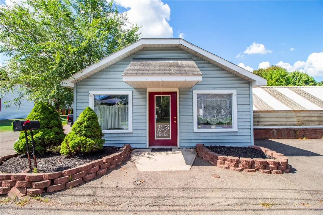 922 Spruce Street, Southport, New York 14904, Southport, New York 14904, ,Commercial Sale,For Sale,922 Spruce Street, Southport, New York 14904,0,R1635934