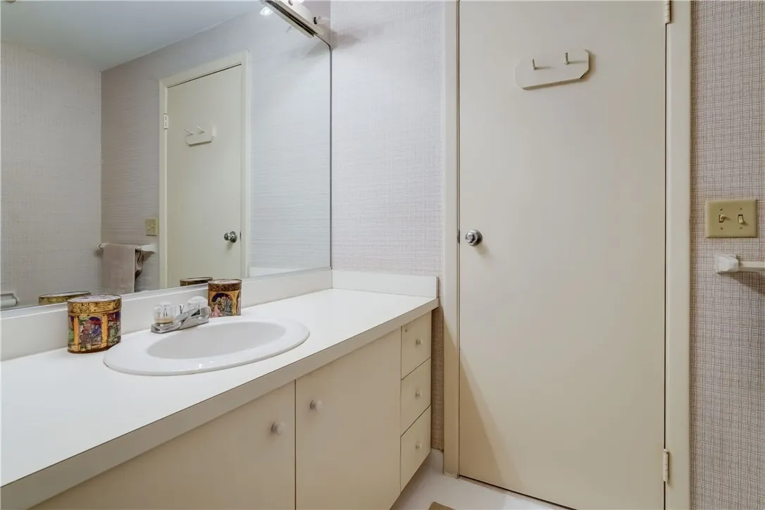 913 Westage At The, Irondequoit, New York 14617, Irondequoit, New York 14617, 2 Bedrooms Bedrooms, 5 Rooms Rooms,1 BathroomBathrooms,Residential,For Sale,913 Westage At The, Irondequoit, New York 14617,0,R1635565