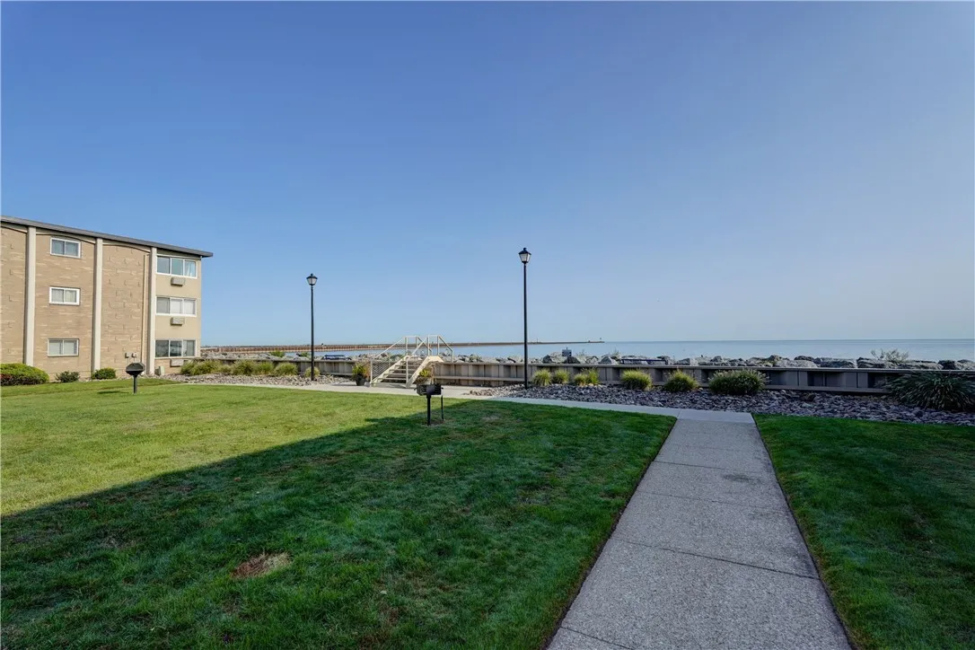 913 Westage At The, Irondequoit, New York 14617, Irondequoit, New York 14617, 2 Bedrooms Bedrooms, 5 Rooms Rooms,1 BathroomBathrooms,Residential,For Sale,913 Westage At The, Irondequoit, New York 14617,0,R1635565