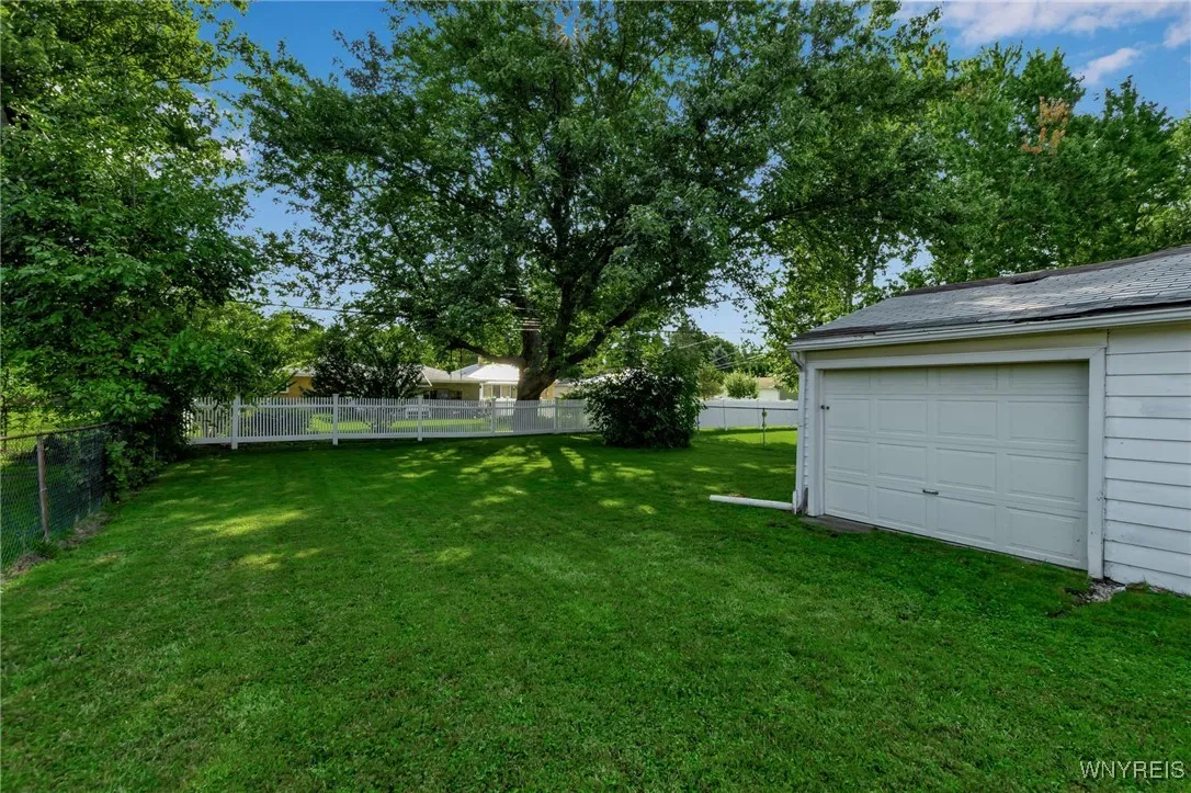 91 Jasmine Avenue, West Seneca, New York 14224, West Seneca, New York 14224, 4 Bedrooms Bedrooms, ,2 BathroomsBathrooms,Residential,For Sale,91 Jasmine Avenue, West Seneca, New York 14224,0,B1629967