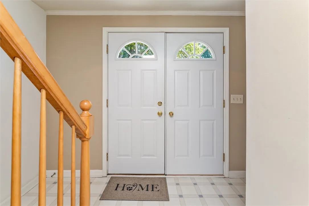 115 Crossroads Lane, Greece, New York 14612, Greece, New York 14612, 3 Bedrooms Bedrooms, 9 Rooms Rooms,1 BathroomBathrooms,Residential,For Sale,115 Crossroads Lane, Greece, New York 14612,0,R1636138