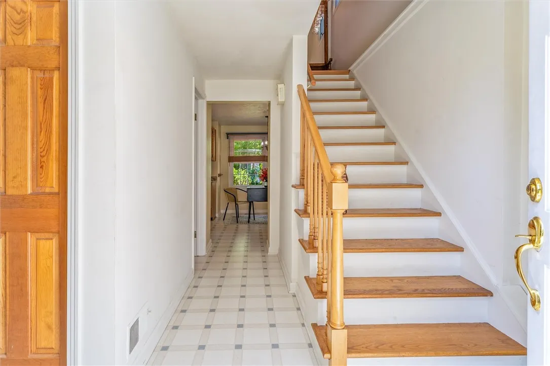 115 Crossroads Lane, Greece, New York 14612, Greece, New York 14612, 3 Bedrooms Bedrooms, 9 Rooms Rooms,1 BathroomBathrooms,Residential,For Sale,115 Crossroads Lane, Greece, New York 14612,0,R1636138
