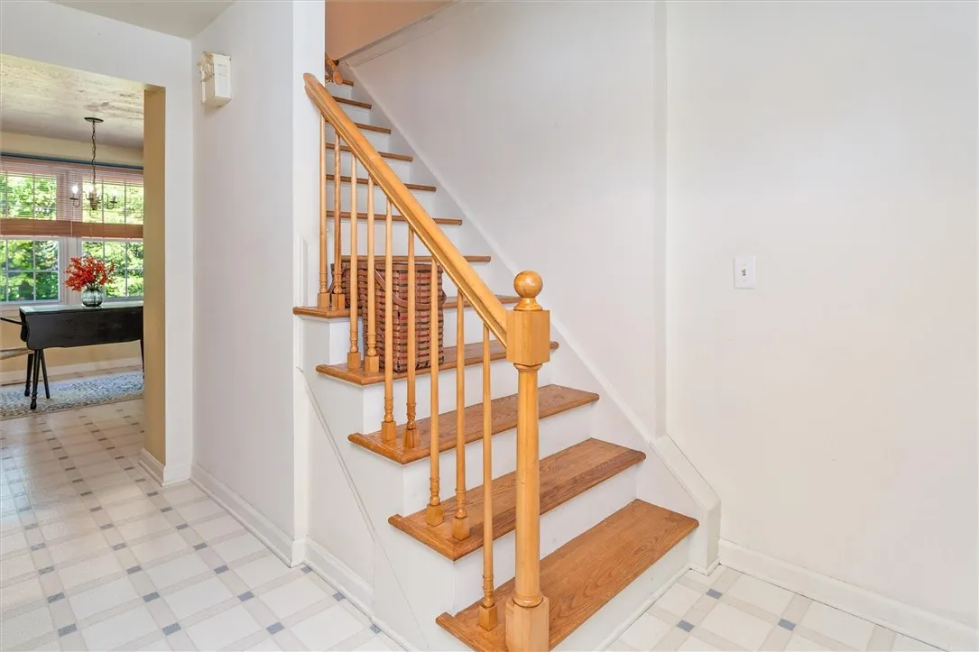 115 Crossroads Lane, Greece, New York 14612, Greece, New York 14612, 3 Bedrooms Bedrooms, 9 Rooms Rooms,1 BathroomBathrooms,Residential,For Sale,115 Crossroads Lane, Greece, New York 14612,0,R1636138