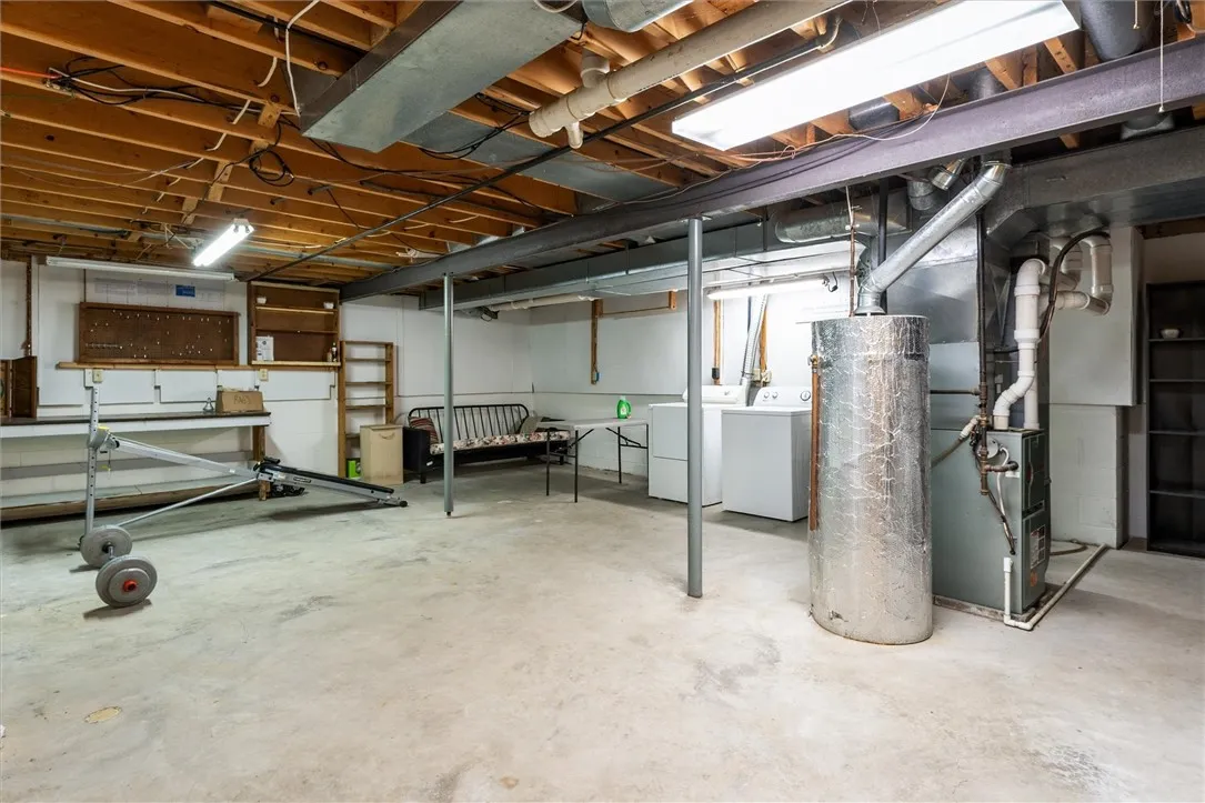 115 Crossroads Lane, Greece, New York 14612, Greece, New York 14612, 3 Bedrooms Bedrooms, 9 Rooms Rooms,1 BathroomBathrooms,Residential,For Sale,115 Crossroads Lane, Greece, New York 14612,0,R1636138