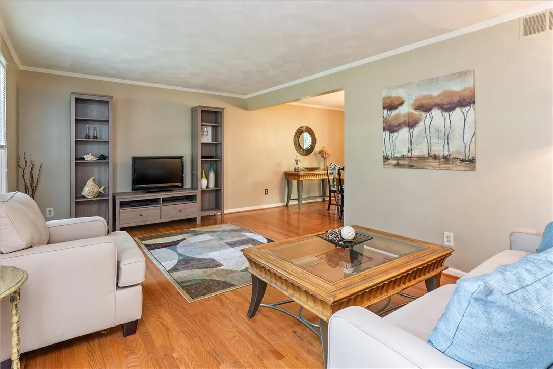 115 Crossroads Lane, Greece, New York 14612, Greece, New York 14612, 3 Bedrooms Bedrooms, 9 Rooms Rooms,1 BathroomBathrooms,Residential,For Sale,115 Crossroads Lane, Greece, New York 14612,0,R1636138