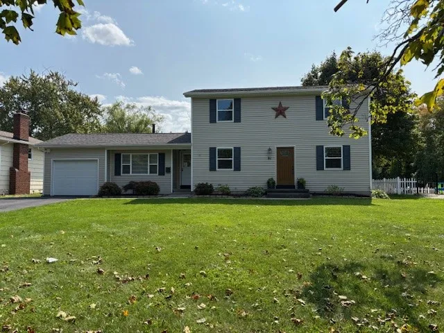81 Mobile Drive, Greece, New York 14616, Greece, New York 14616, 3 Bedrooms Bedrooms, 9 Rooms Rooms,1 BathroomBathrooms,Residential,For Sale,81 Mobile Drive, Greece, New York 14616,0,R1637038