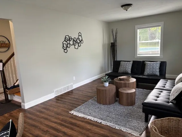 81 Mobile Drive, Greece, New York 14616, Greece, New York 14616, 3 Bedrooms Bedrooms, 9 Rooms Rooms,1 BathroomBathrooms,Residential,For Sale,81 Mobile Drive, Greece, New York 14616,0,R1637038